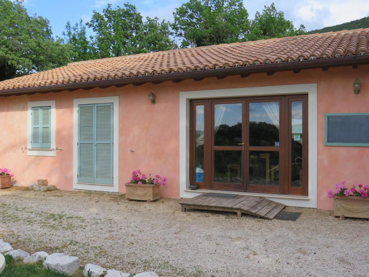 Agriturismo San Martino Foligno Buitenkant foto